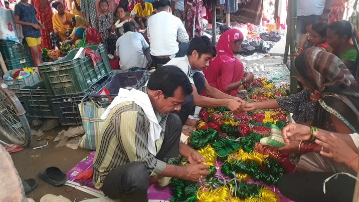 हरियो चुरा र पोते: साउनको पहिचान बन्दै
