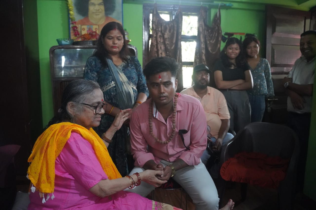 योगेन्द्र मण्डलले पुर्वाञ्चल बाल आश्रममा मनाए छोराको जन्मदिन