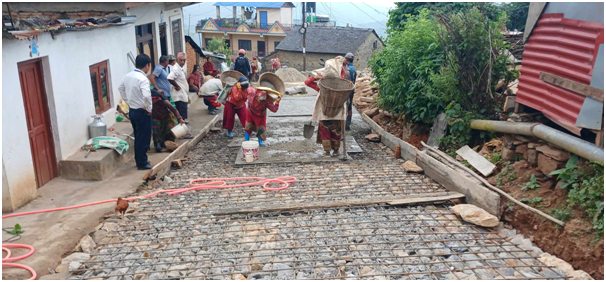 सडक ढलानमा स्थानीयलाई अवसर