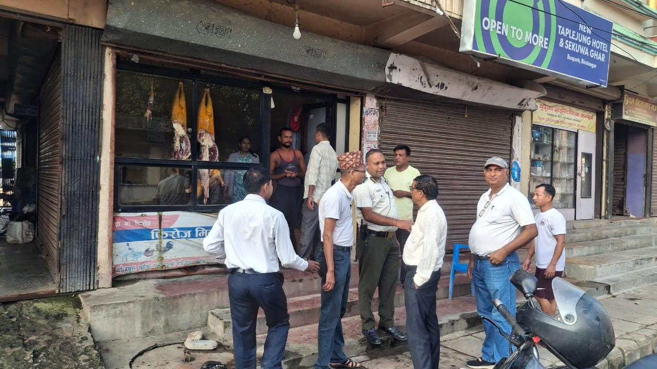 विराटनगरका अधिकांश माछा–मासु पसलमा सरसफाईको कमी